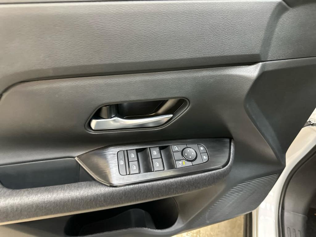 new 2026 Nissan Kicks car, priced at $28,051
