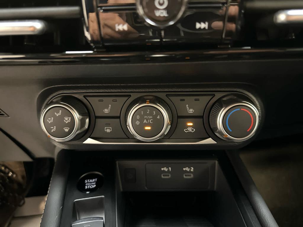 new 2025 Nissan Kicks car, priced at $27,705