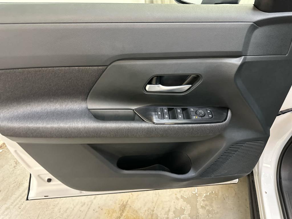 new 2025 Nissan Kicks car, priced at $27,705