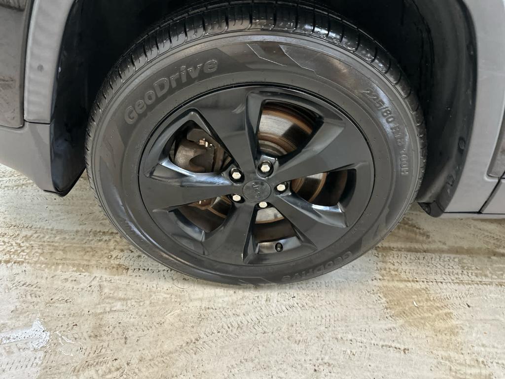 used 2018 Jeep Cherokee car, priced at $14,988