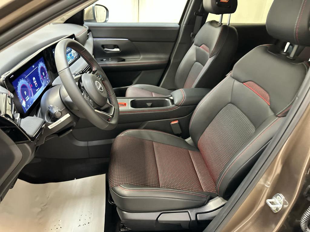 new 2025 Nissan Kicks car, priced at $32,005