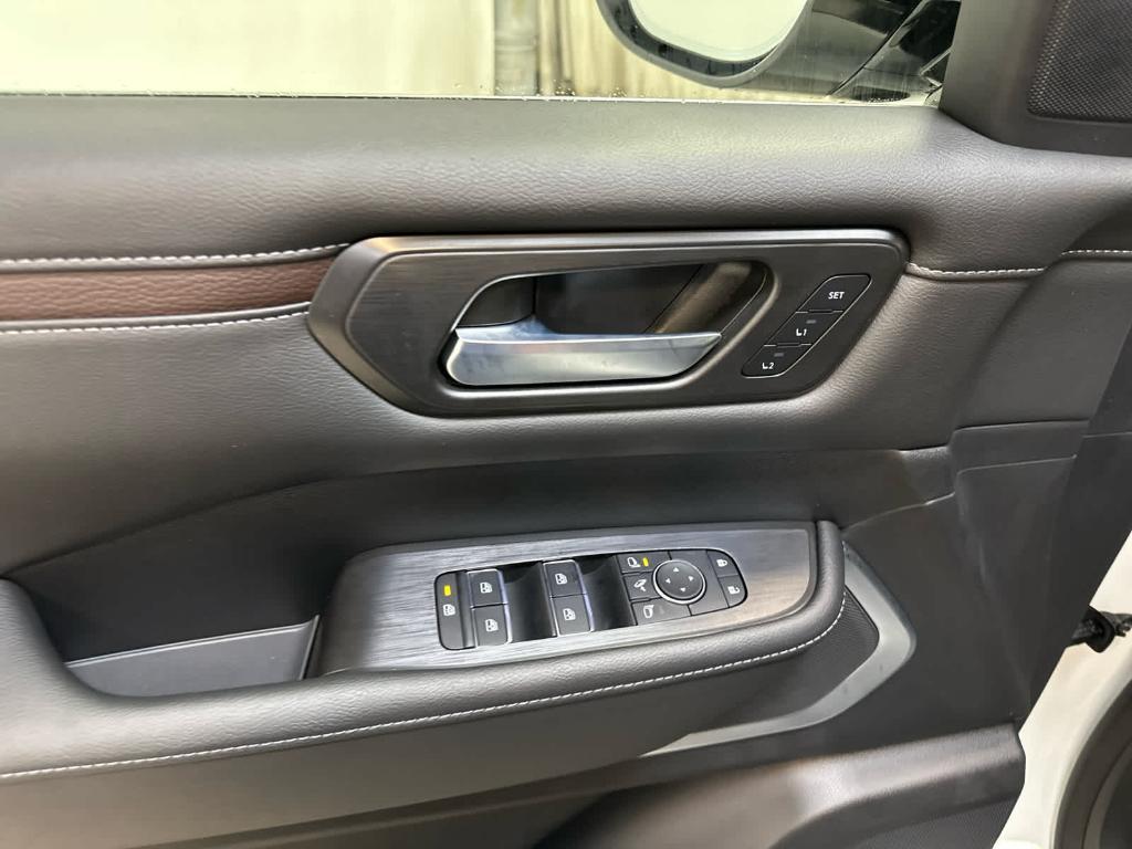 new 2025 Nissan Armada car, priced at $87,910