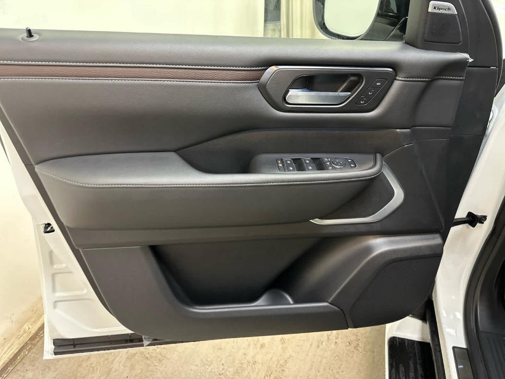 new 2025 Nissan Armada car, priced at $87,910