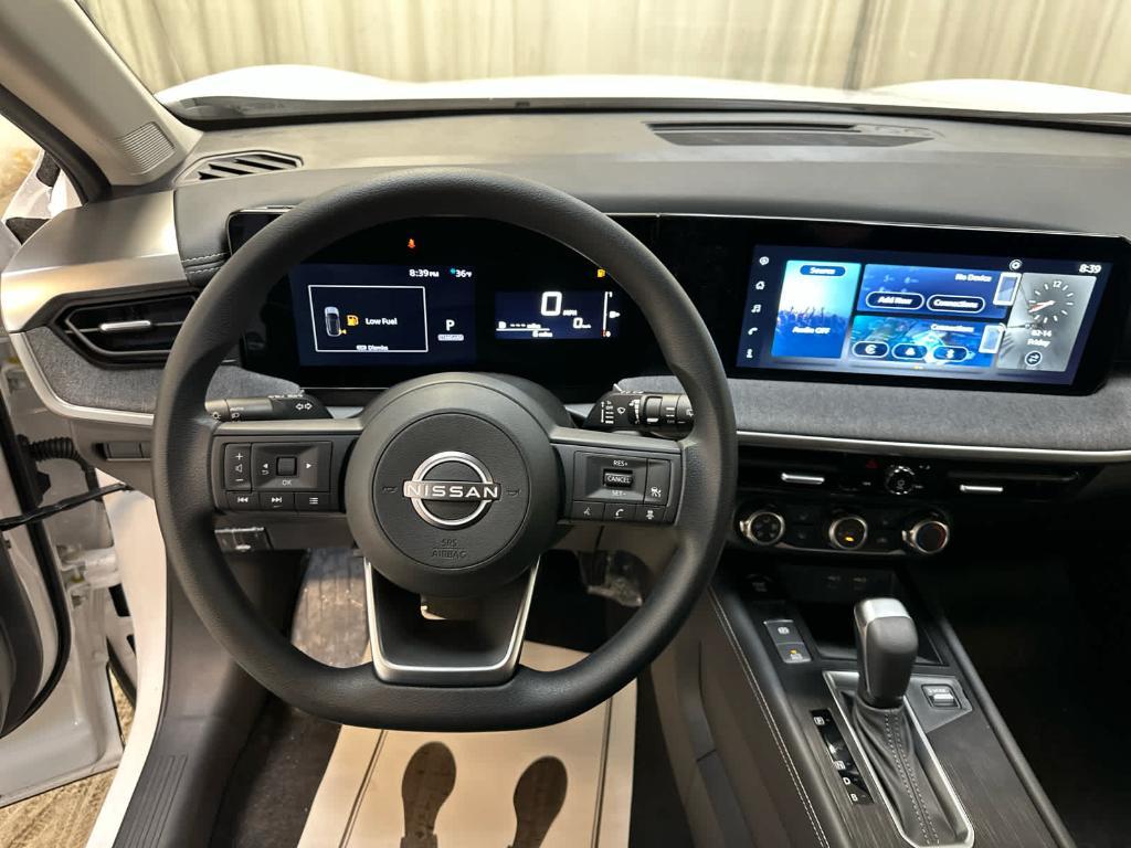 new 2025 Nissan Kicks car, priced at $29,535