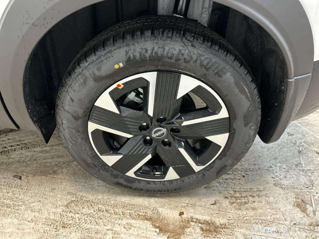 new 2025 Nissan Kicks car, priced at $29,535