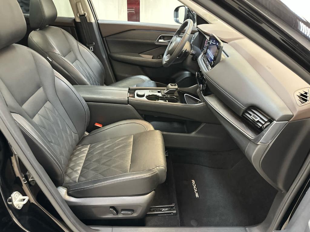 used 2021 Nissan Rogue car, priced at $28,288