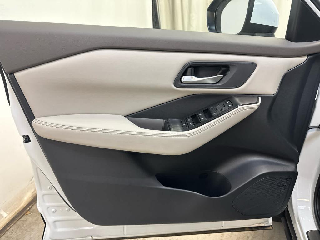 new 2025 Nissan Rogue car, priced at $34,166