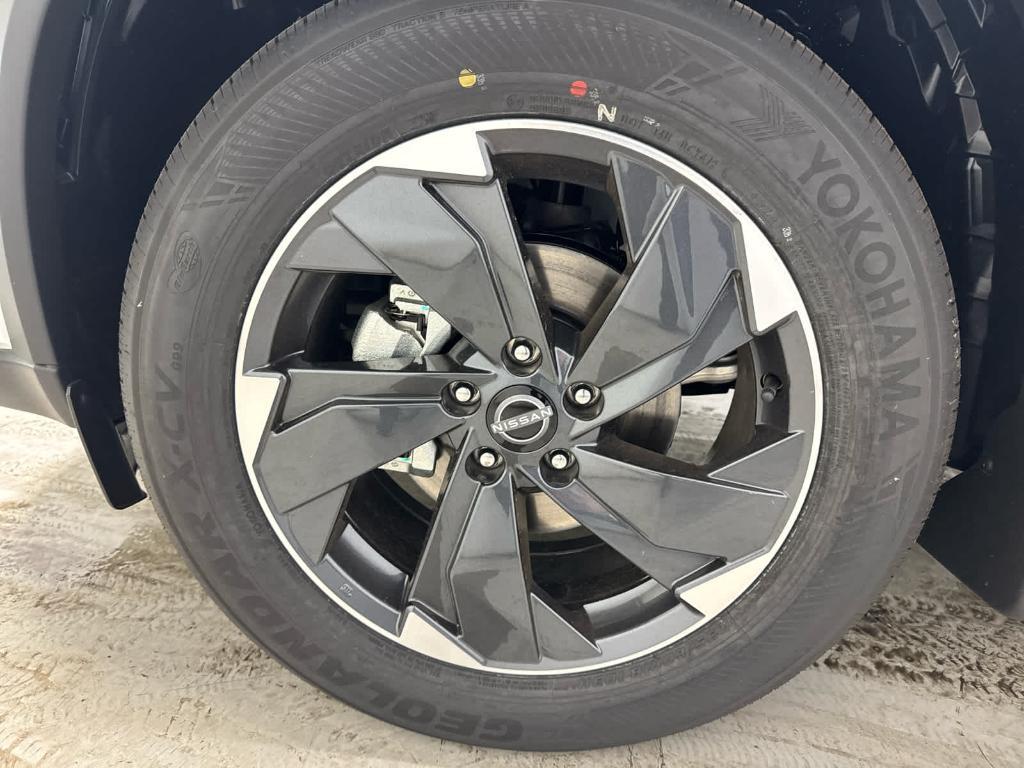 new 2025 Nissan Rogue car, priced at $34,166