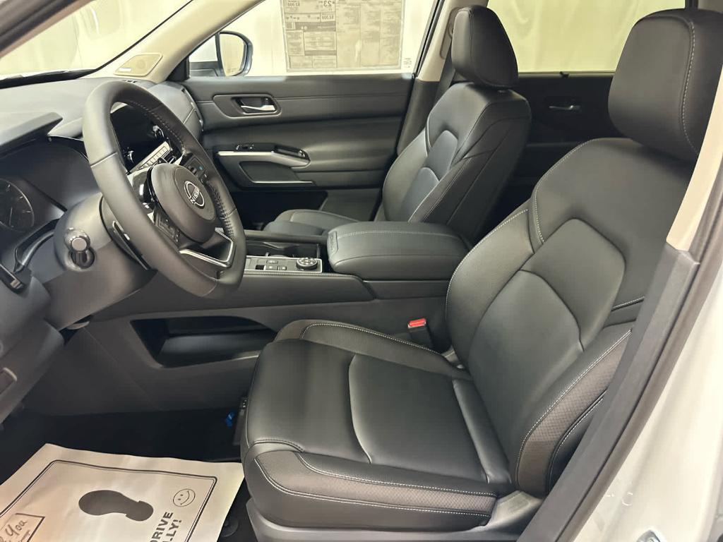 new 2025 Nissan Pathfinder car, priced at $47,878