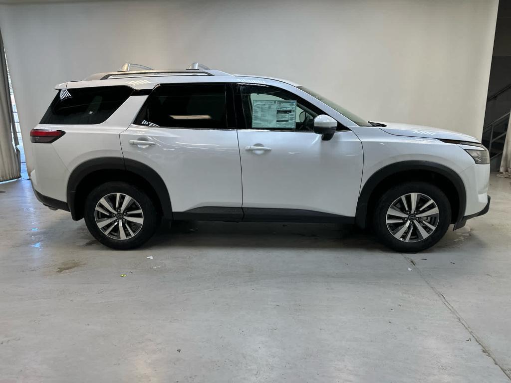 new 2025 Nissan Pathfinder car, priced at $44,913
