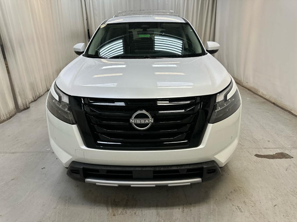 new 2025 Nissan Pathfinder car, priced at $44,913