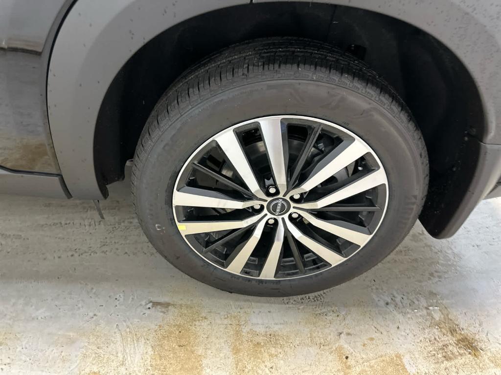 new 2025 Nissan Pathfinder car, priced at $50,504