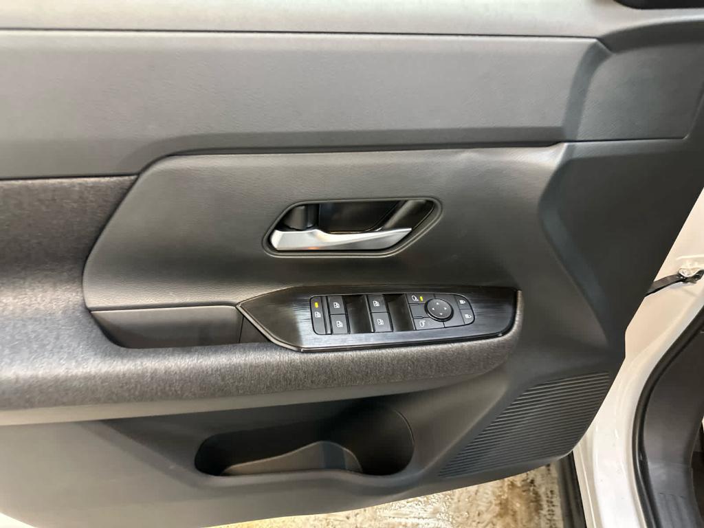 new 2025 Nissan Kicks car, priced at $29,105