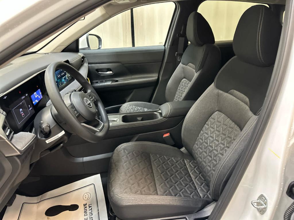 new 2025 Nissan Kicks car, priced at $29,105