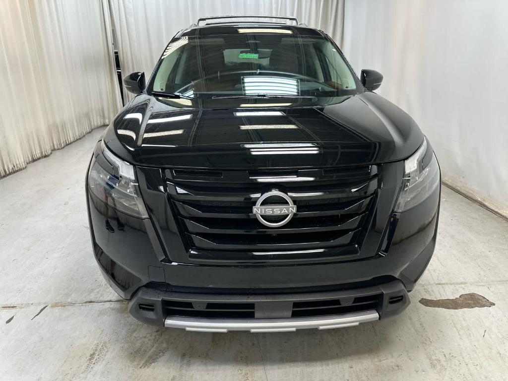 new 2025 Nissan Pathfinder car, priced at $51,058