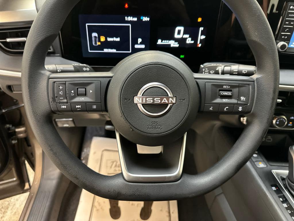 new 2025 Nissan Kicks car, priced at $25,005