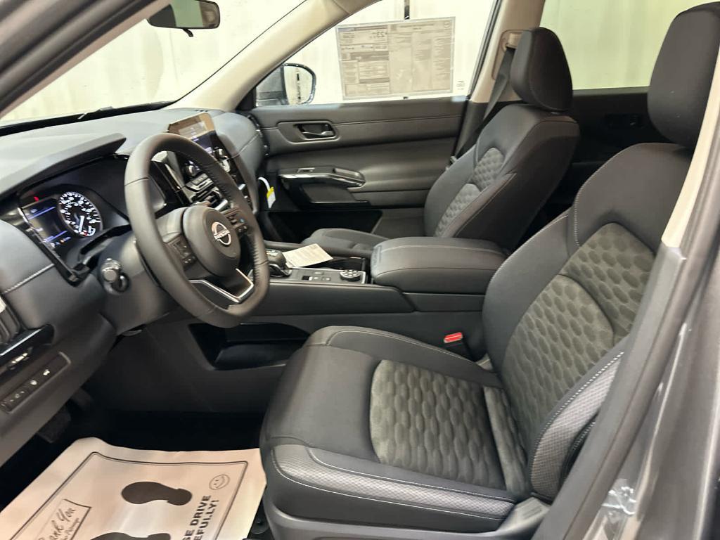 new 2025 Nissan Pathfinder car, priced at $41,467
