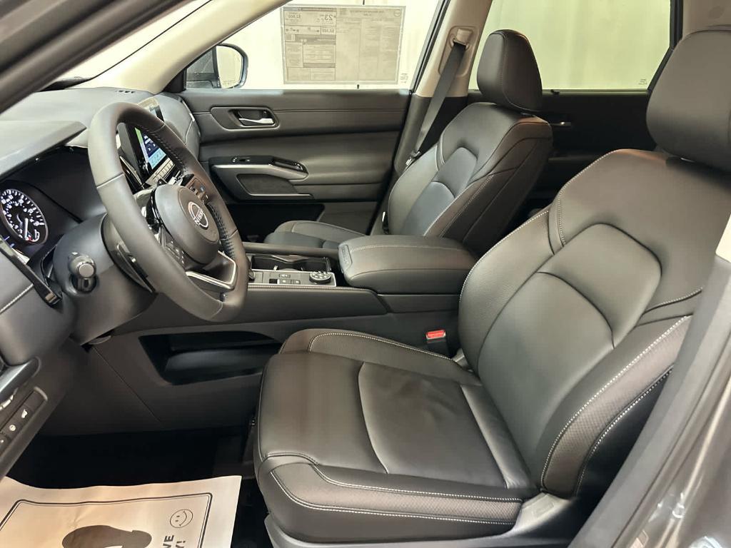 new 2025 Nissan Pathfinder car, priced at $43,316