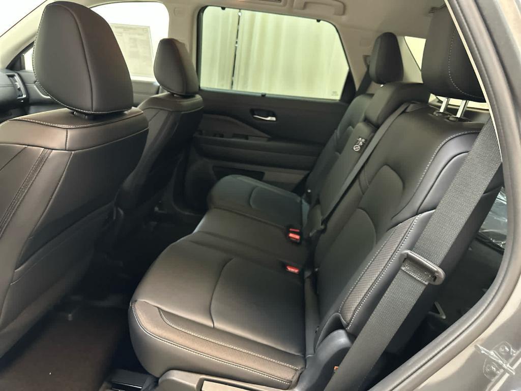 new 2025 Nissan Pathfinder car, priced at $43,316