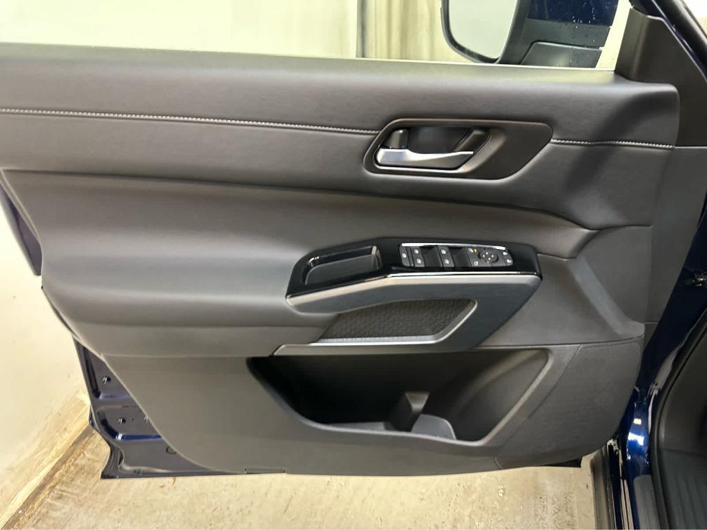 new 2025 Nissan Pathfinder car, priced at $44,404