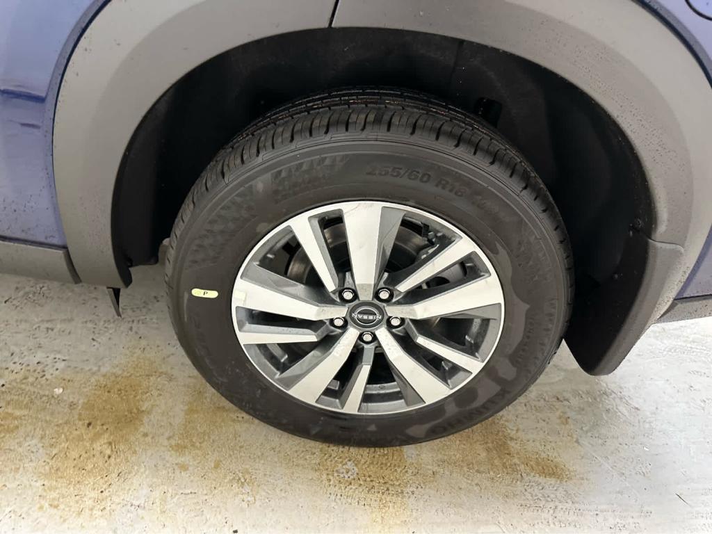 new 2025 Nissan Pathfinder car, priced at $44,404