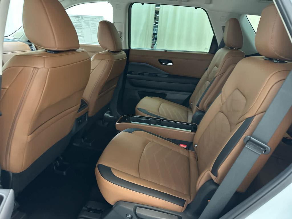 new 2025 Nissan Pathfinder car, priced at $52,286