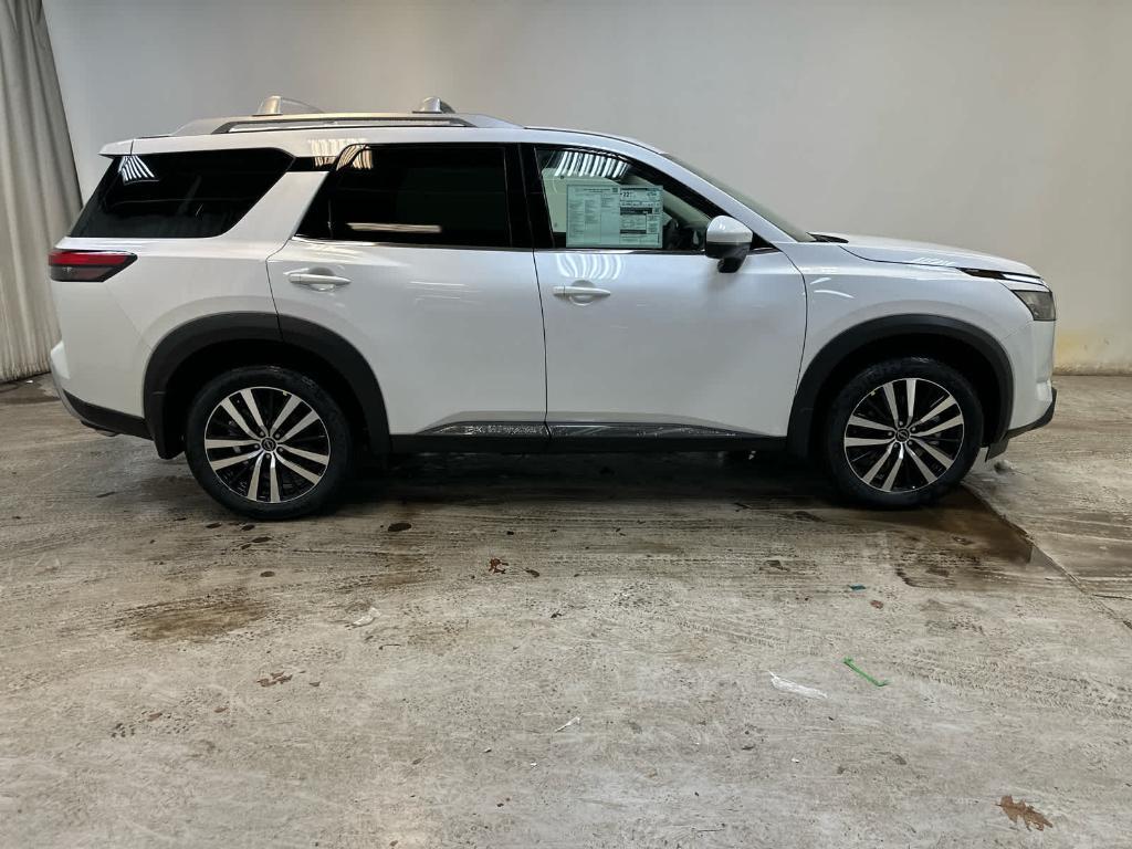 new 2025 Nissan Pathfinder car, priced at $52,286