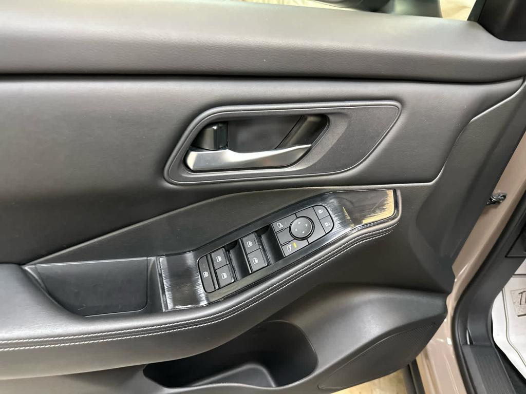 used 2024 Nissan Rogue car, priced at $28,122
