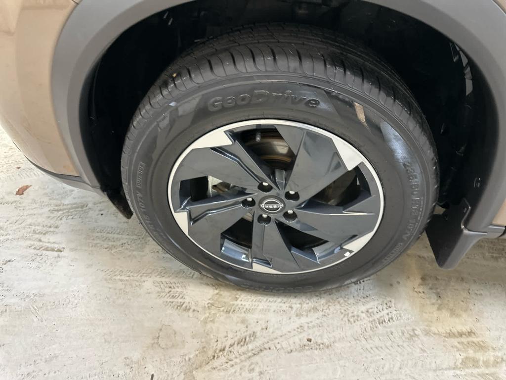 used 2024 Nissan Rogue car, priced at $28,122