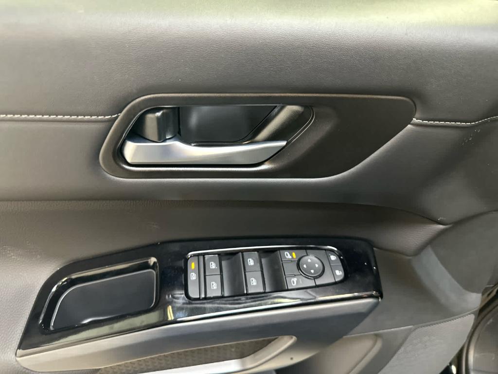 new 2025 Nissan Pathfinder car, priced at $44,513