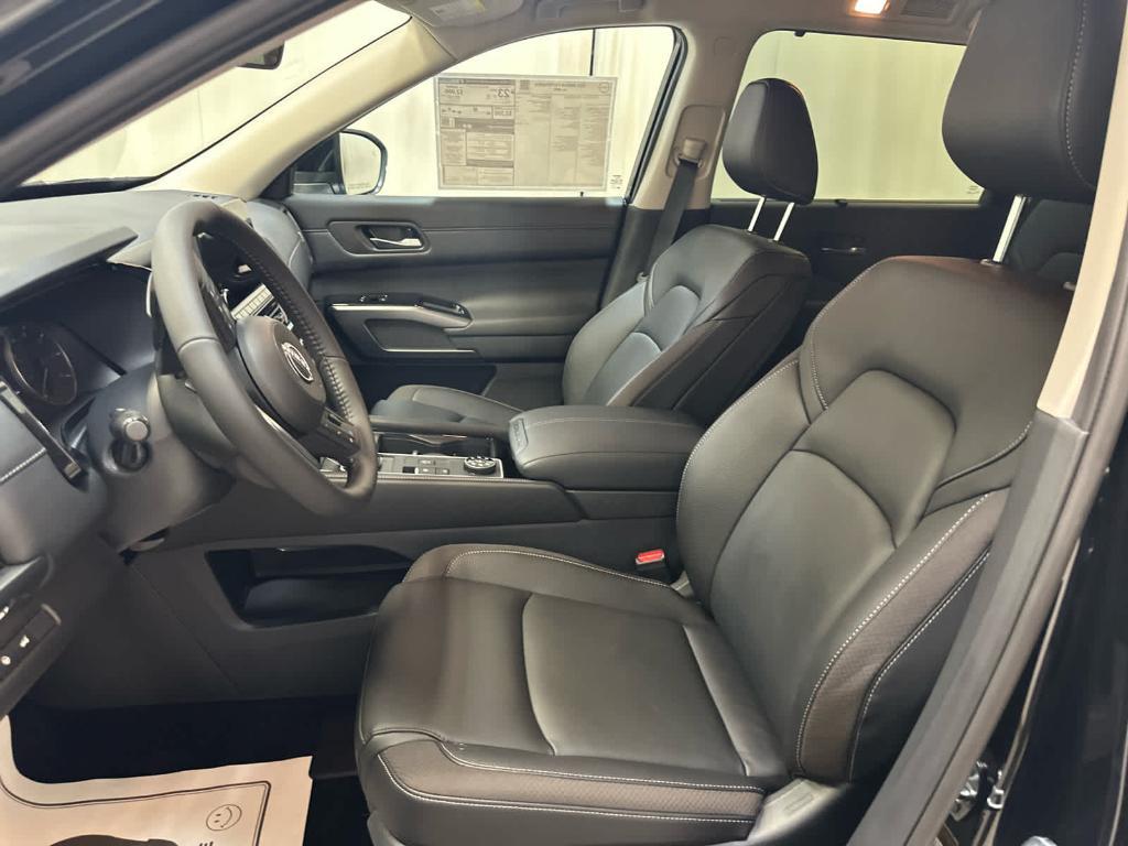 new 2025 Nissan Pathfinder car, priced at $44,513