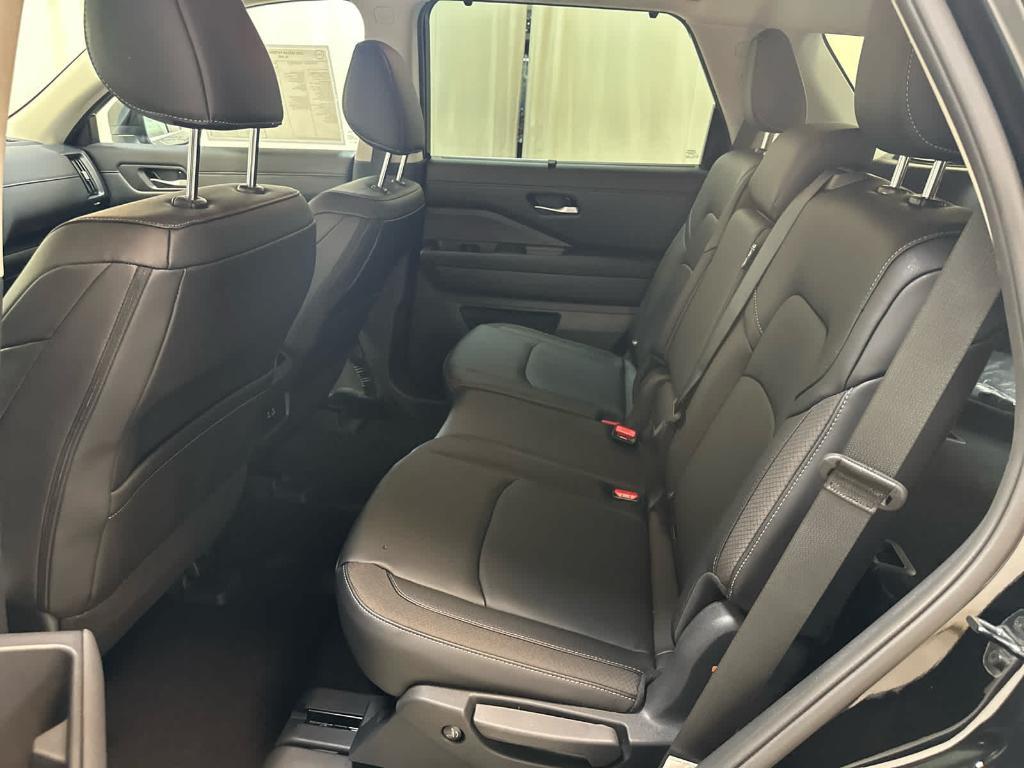new 2025 Nissan Pathfinder car, priced at $44,513