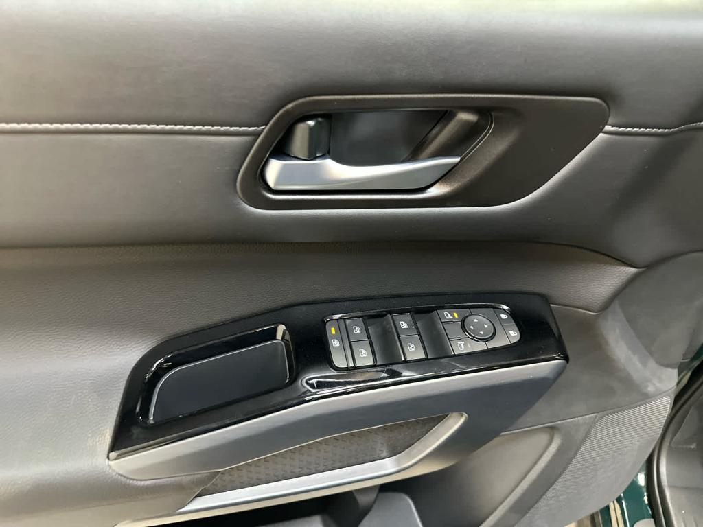 new 2025 Nissan Pathfinder car, priced at $44,086