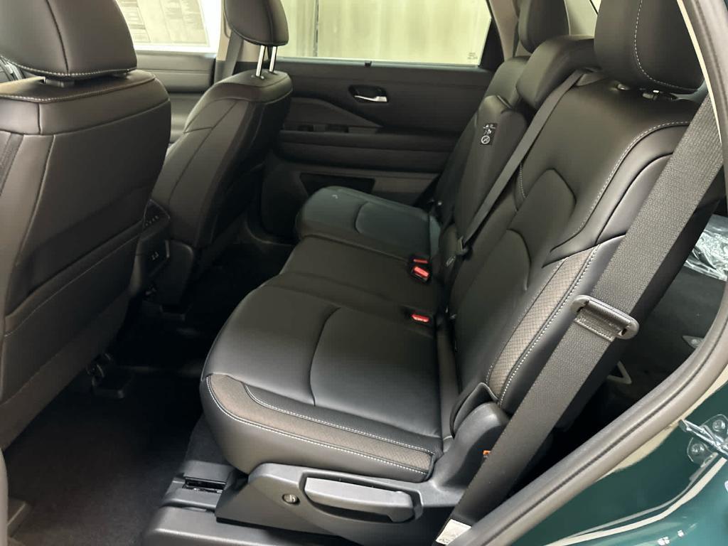 new 2025 Nissan Pathfinder car, priced at $44,086