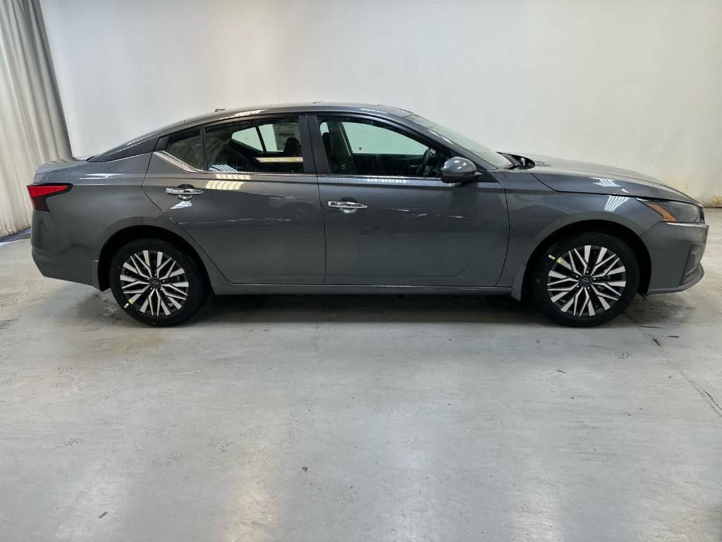 new 2025 Nissan Altima car, priced at $31,622