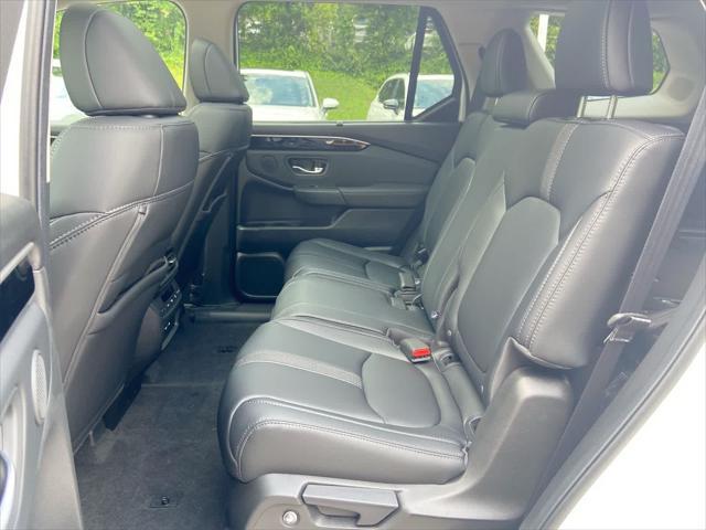 new 2025 Honda Pilot car, priced at $51,505
