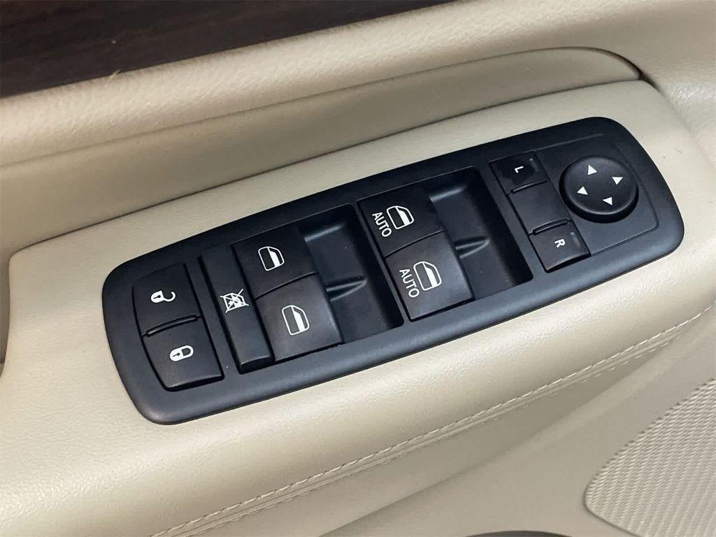 used 2014 Jeep Grand Cherokee car, priced at $11,368