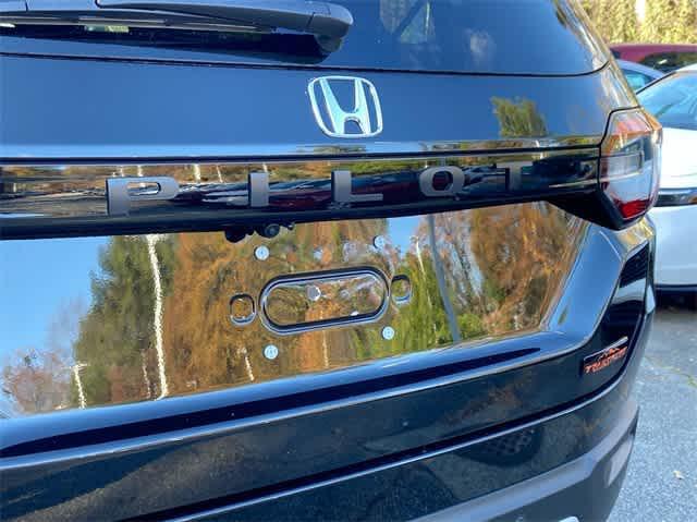 new 2025 Honda Pilot car, priced at $50,795