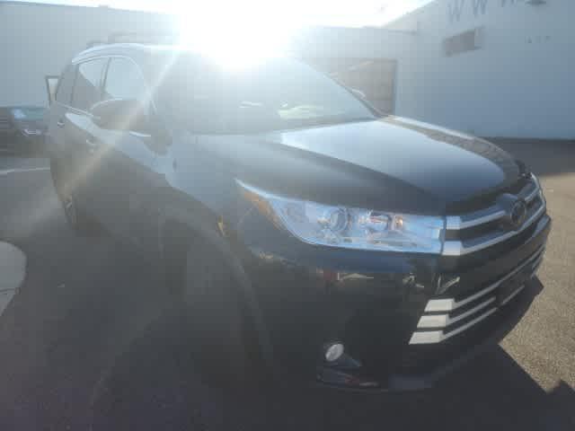 used 2018 Toyota Highlander car, priced at $24,987