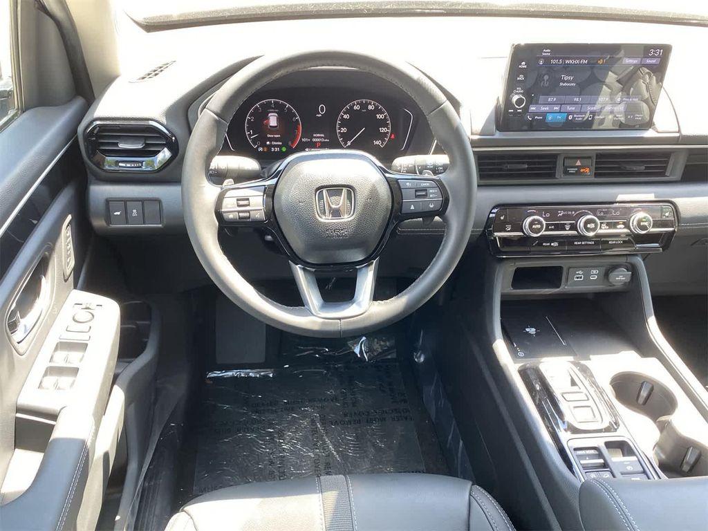 new 2025 Honda Pilot car, priced at $47,050
