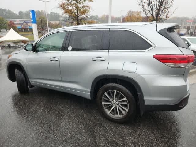 used 2018 Toyota Highlander car, priced at $26,989