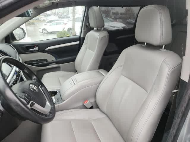 used 2018 Toyota Highlander car, priced at $26,989