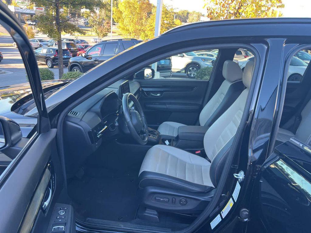 used 2023 Honda CR-V Hybrid car, priced at $33,248