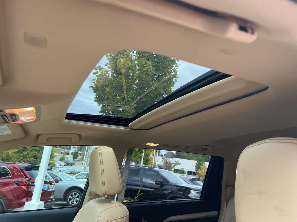 used 2019 Toyota Highlander car, priced at $28,674