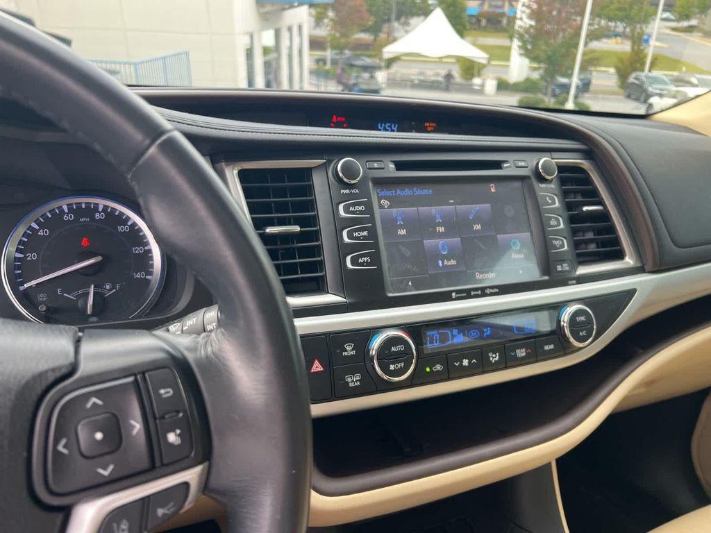 used 2019 Toyota Highlander car, priced at $28,674