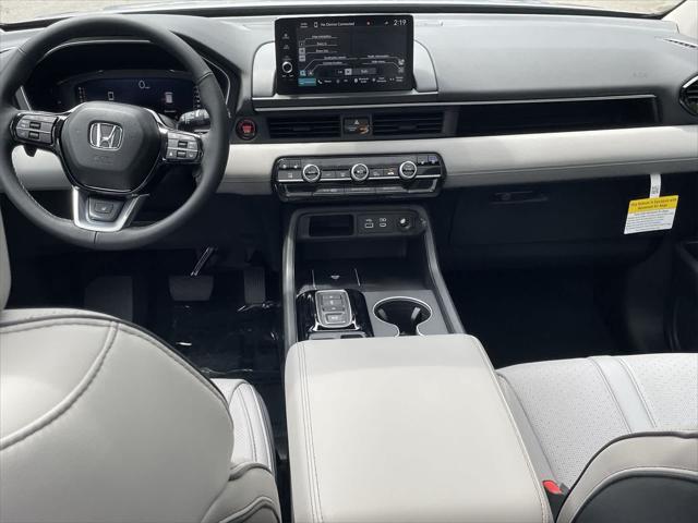 new 2025 Honda Pilot car, priced at $55,260