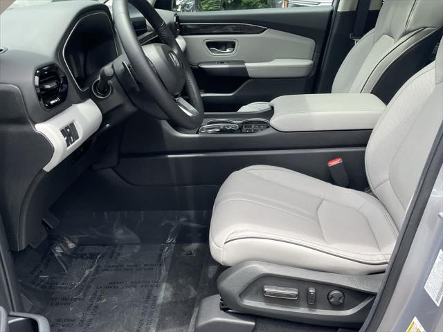new 2025 Honda Pilot car, priced at $55,260