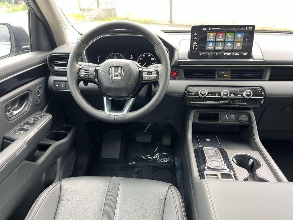 new 2025 Honda Pilot car, priced at $51,095