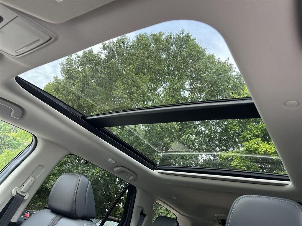 new 2025 Honda Pilot car, priced at $51,095