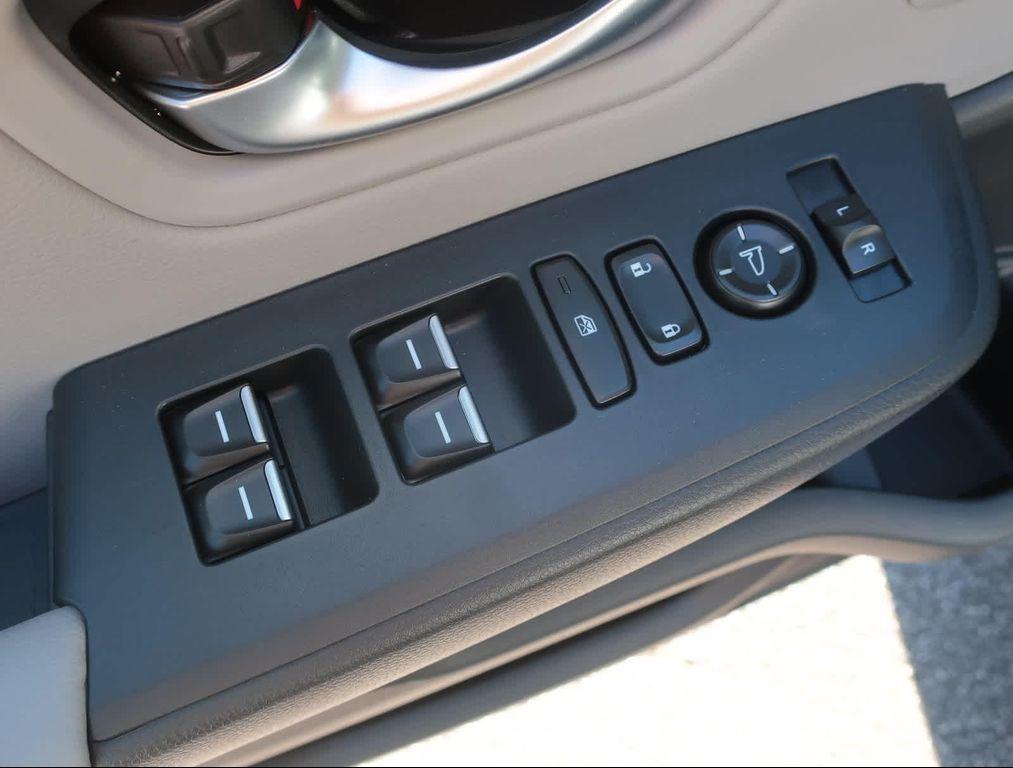 new 2025 Honda Pilot car, priced at $44,950